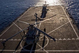 Cuaderno de viaje en el buque 'Galicia', últimas millas y una llegada muy esperada a Rota: «Ya estamos en casa»