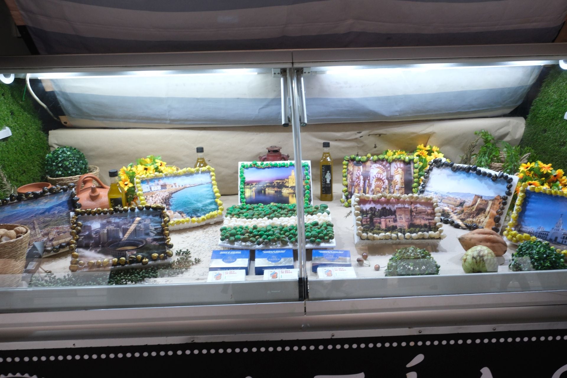 Fotos: El mercado central de Cádiz celebra la fiesta de Los Tosantos