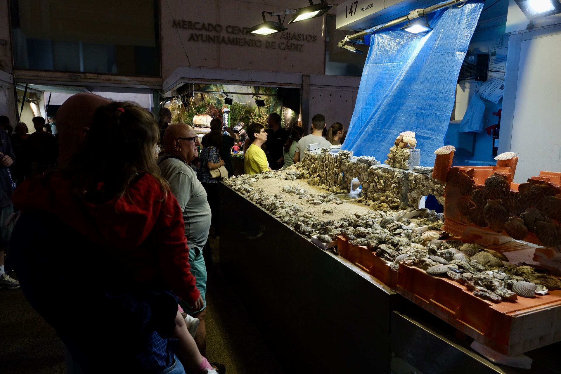 Fotos: El mercado central de Cádiz celebra la fiesta de Los Tosantos