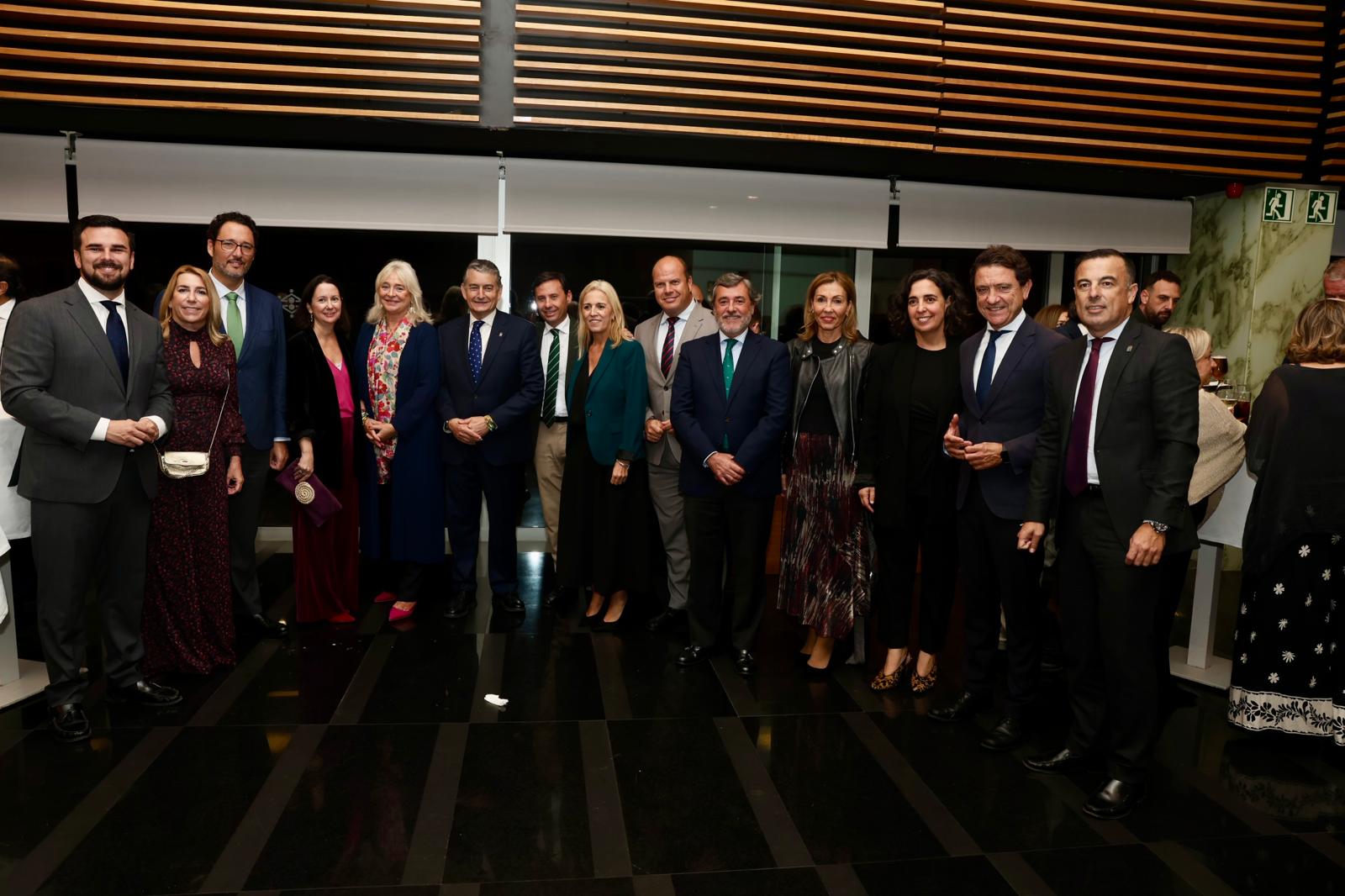 Francisco Moreno, Inmaculada Olivero, José Andrés Santos, Concha Cardesa, Mercedes Colombo, Antonio Sanz, Javier Ros, Eva Pajares, Oscar Curtido, Alfonso Candón, Tania Barcelona, Carmen Sánchez, Daniel Sánchez y David Gil