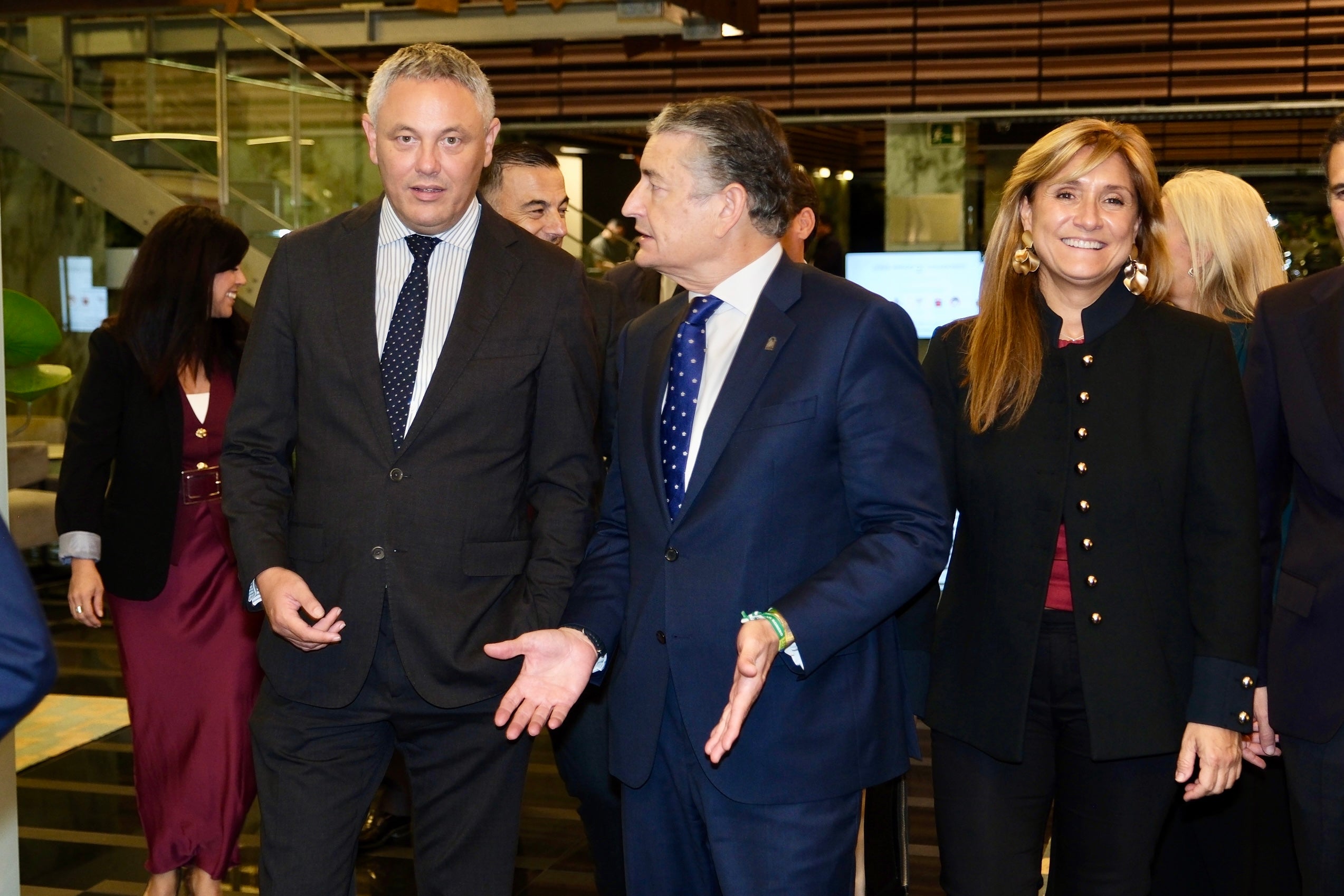 FOTOS: Empresarios, representantes institucionales y rostros del ámbito social y cultural se dieron cita en los Premios La Voz