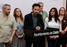 La oposición carga contra el alcalde de Cádiz y pide la municipalización del servicio de Ayuda a Domicilio