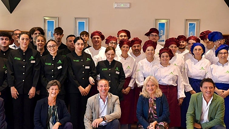 Cádiz forma a los nuevos talentos de la hostelería: 41 alumnos inician el curso en la Escuela de Hostelería