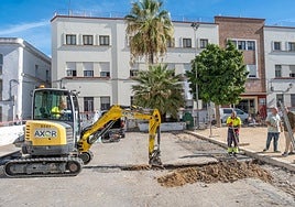 El Ayuntamiento de Cádiz comienza las mejoras en la plaza Manolo Santander