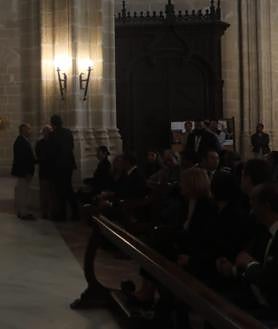 Imagen secundaria 2 - Palmas flamencas y arte taurino para despedir a Rafael de Paula: Jerez llora a su leyenda