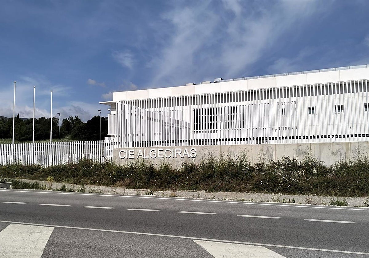 Polémica por la apertura de un nuevo Centro de Internamiento de Extranjeros en Algeciras