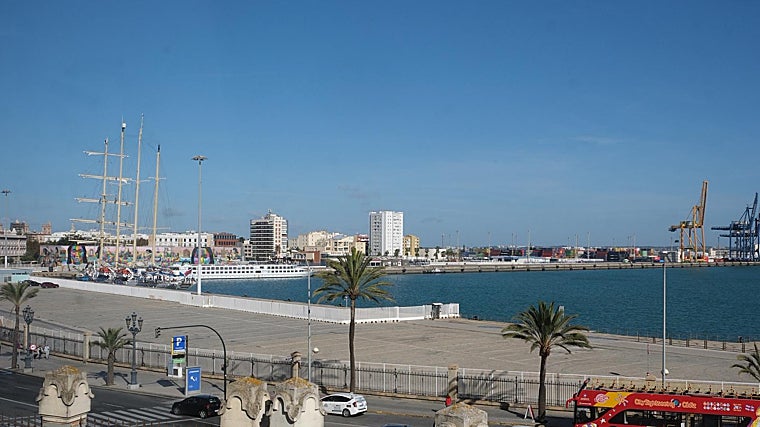 Parte del Muelle Ciudad ya está acotada para las obras