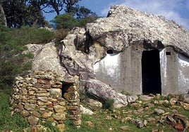 El sendero de Cádiz que te permite llegar a unas increíbles casas cueva que mucha gente desconoce