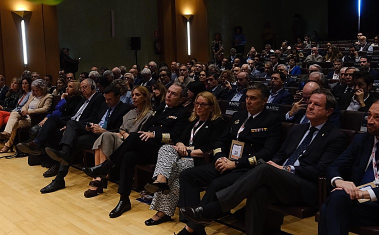 Imagen principal - Presentación del MGB en Cádiz