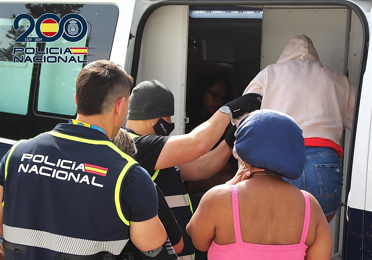 Liberadas en Sanlúcar cuatro extranjeras explotadas sexualmente y a las que también violaba su proxeneta