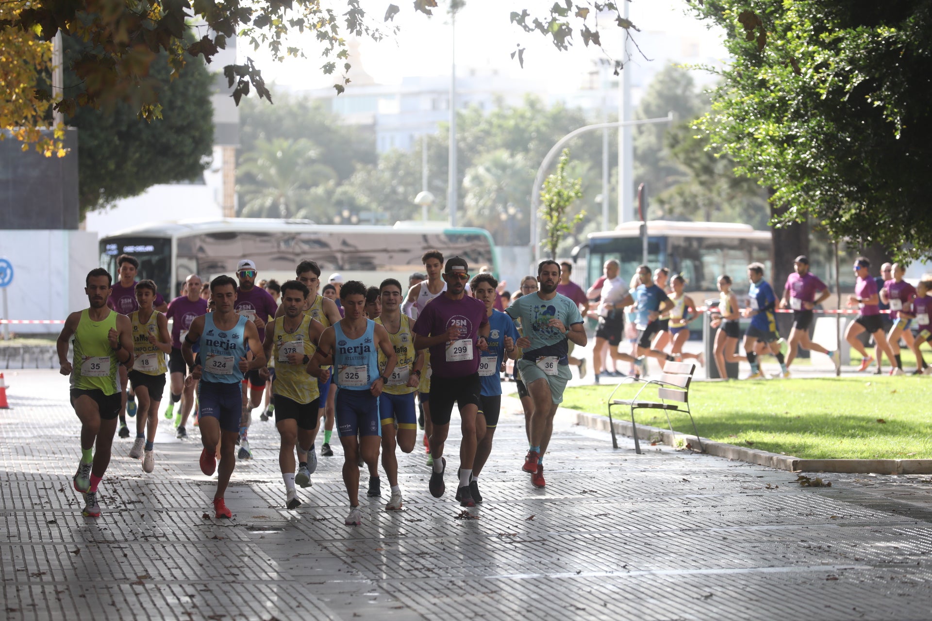 Cádiz se une y corre contra la violencia de género