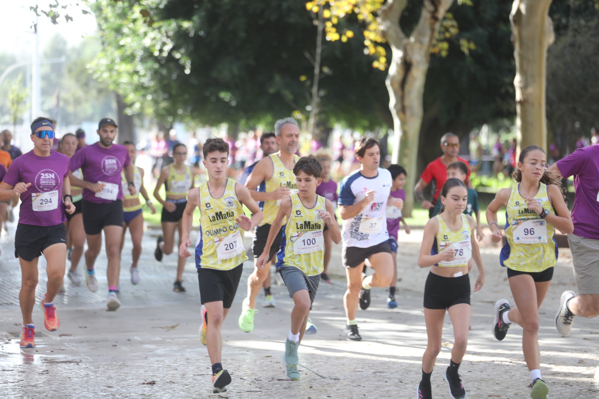 Cádiz se une y corre contra la violencia de género
