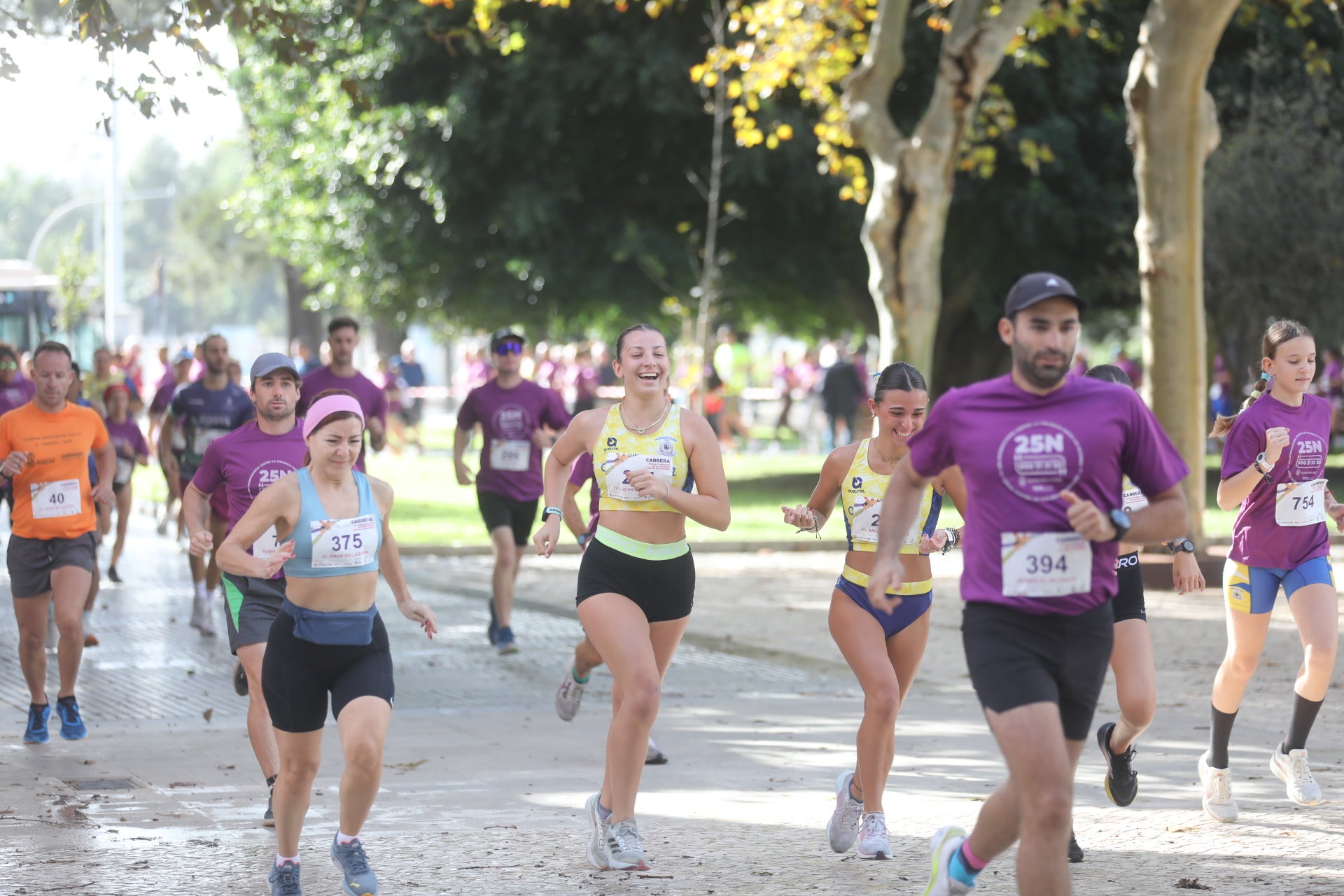 Cádiz se une y corre contra la violencia de género