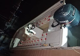 Golpe al abastecimiento de narcolanchas en Chiclana: interceptan dos embarcaciones y 107 garrafas de combustible