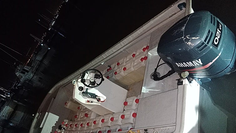 Golpe al abastecimiento de narcolanchas en Chiclana: interceptan dos embarcaciones y 107 garrafas de combustible