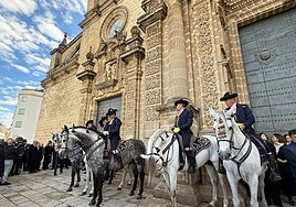 La Real Escuela de Jerez despide a Álvaro Domecq Romero con un solemne homenaje a caballo en su funeral