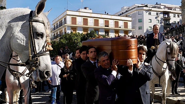 Jerez se vuelca para despedir con emoción y gratitud a Álvaro Domecq