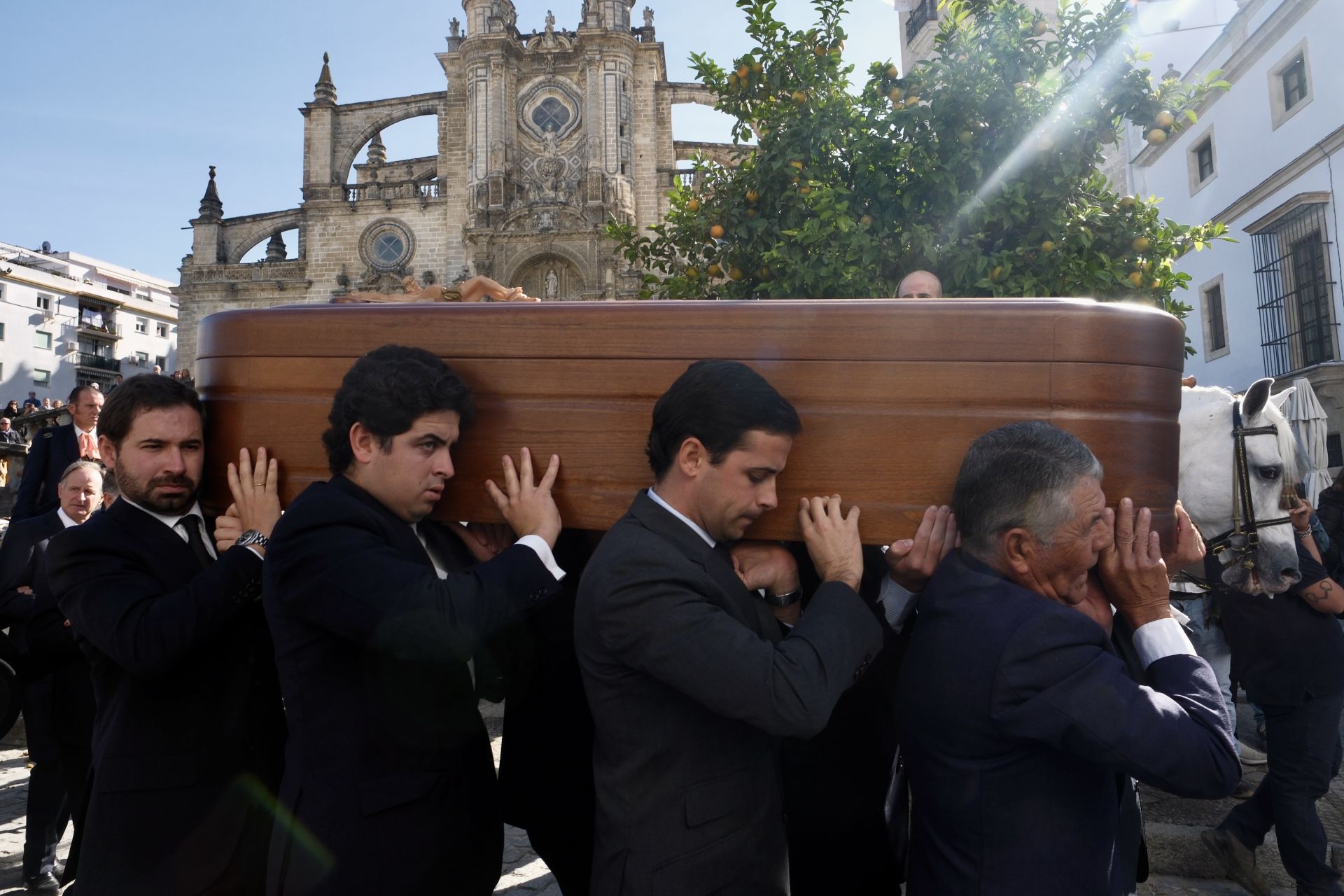 Fotos: Emotiva despedida a Álvaro Domecq Romero en la Catedral de Jerez