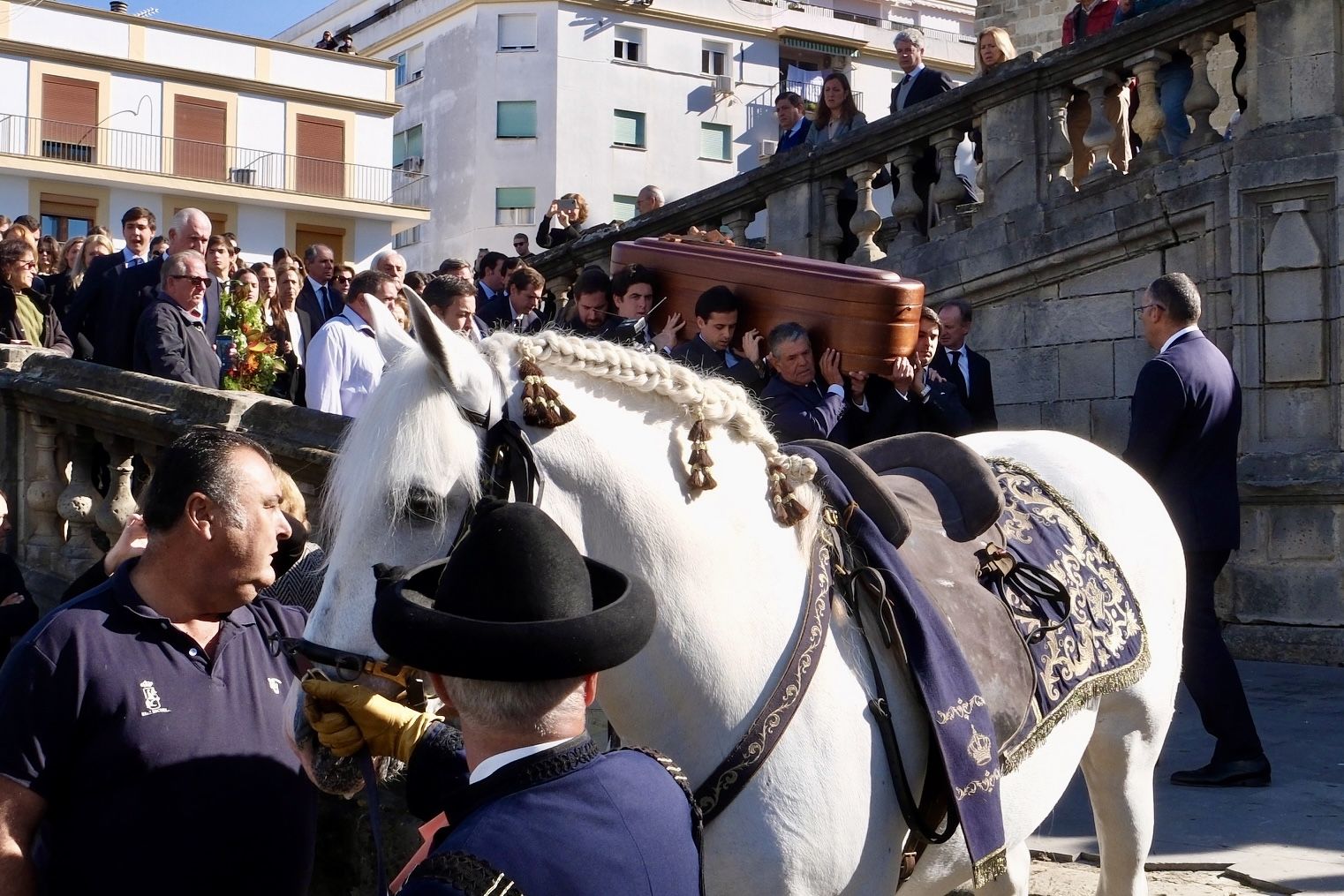 Fotos: Emotiva despedida a Álvaro Domecq Romero en la Catedral de Jerez