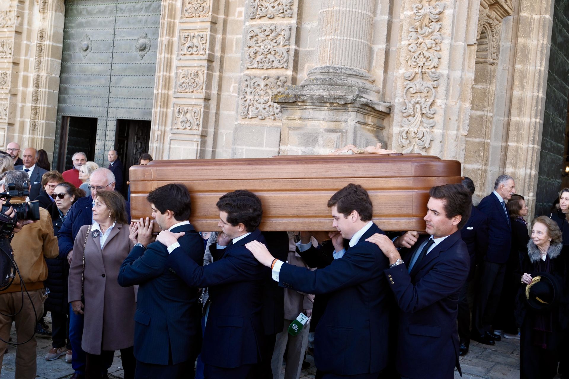 Fotos: Emotiva despedida a Álvaro Domecq Romero en la Catedral de Jerez