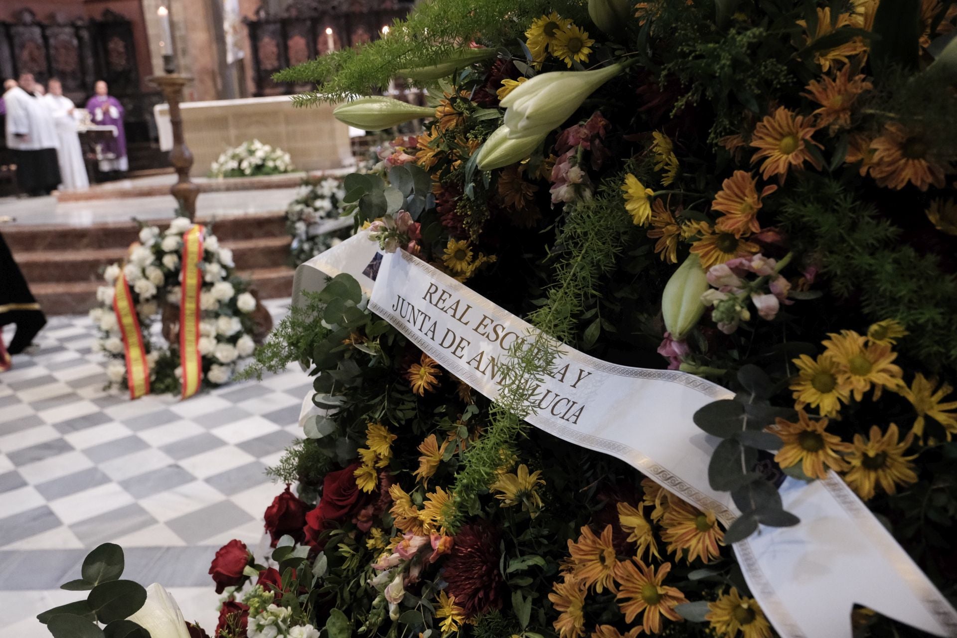 Fotos: Emotiva despedida a Álvaro Domecq Romero en la Catedral de Jerez