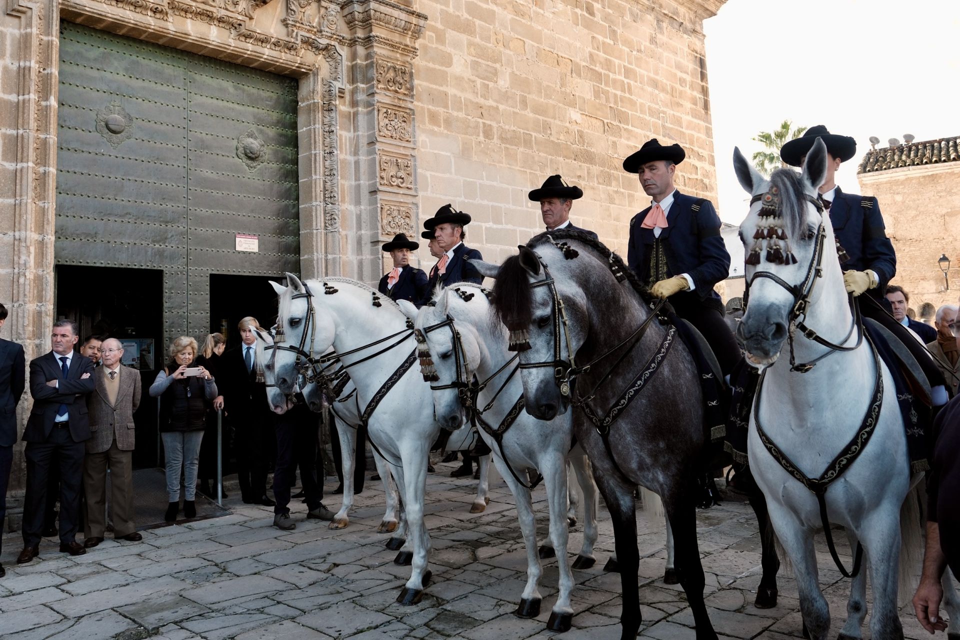 Fotos: Emotiva despedida a Álvaro Domecq Romero en la Catedral de Jerez