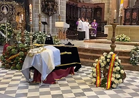 Imagen secundaria 1 - Interior de la Catedral donde se celebra la misa funeral de Álvaro Domecq