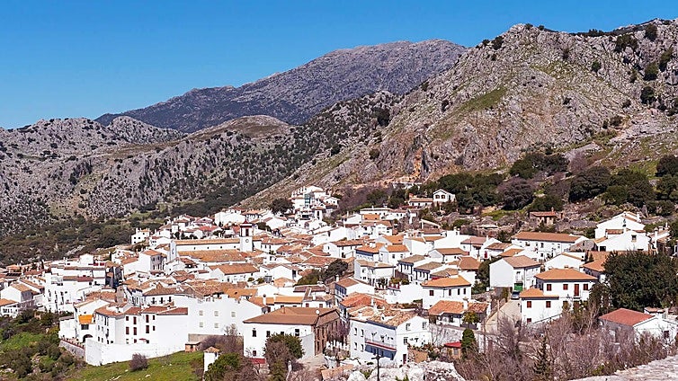 Se encuentra en plena sierra y es uno de los tesoros de la provincia: así es el pequeño pueblo de Cádiz que pocos conocen