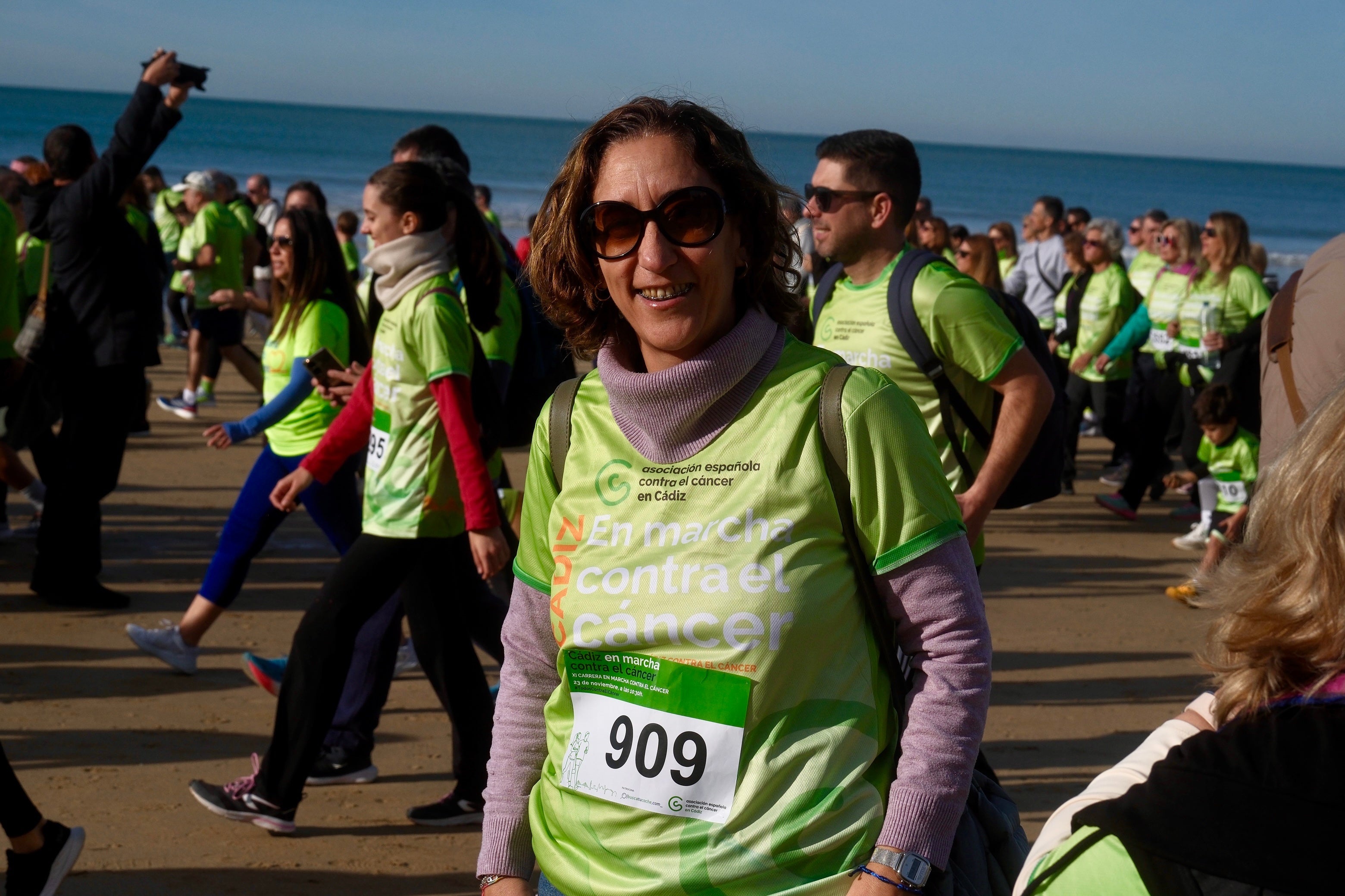Más de 5.000 personas participan en la XI Carrera Cádiz en Marcha Contra el Cáncer