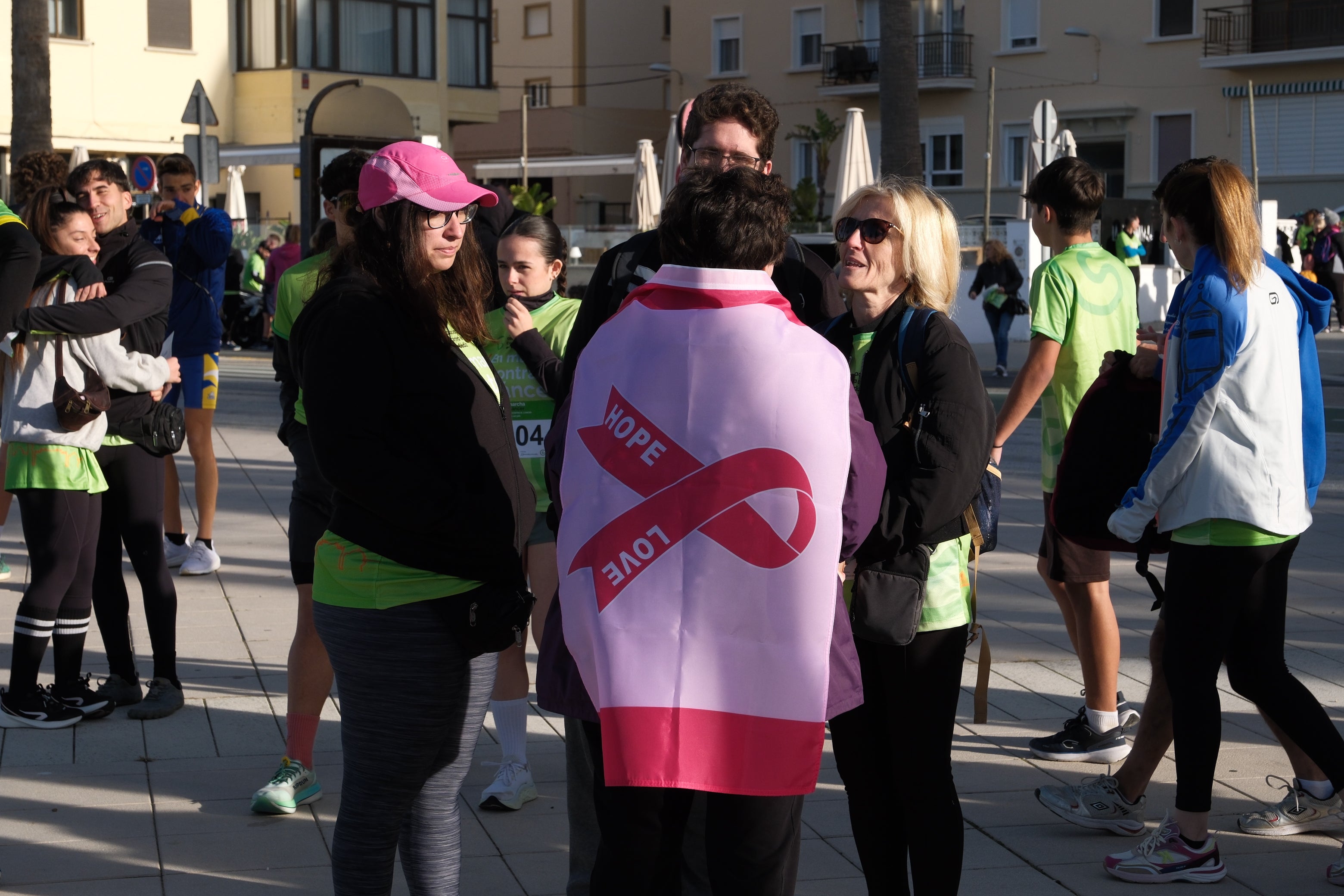 Más de 5.000 personas participan en la XI Carrera Cádiz en Marcha Contra el Cáncer
