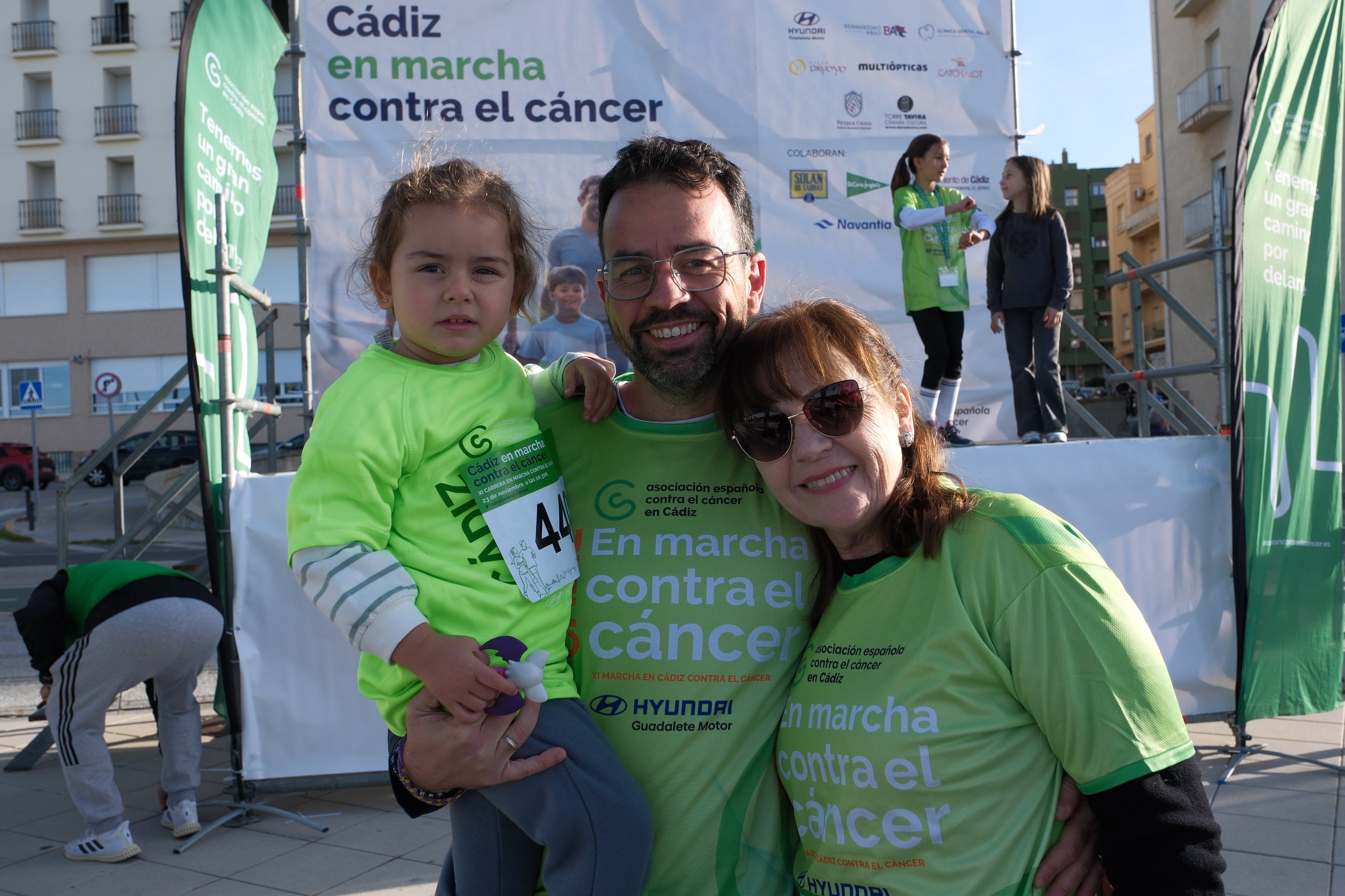 Más de 5.000 personas participan en la XI Carrera Cádiz en Marcha Contra el Cáncer