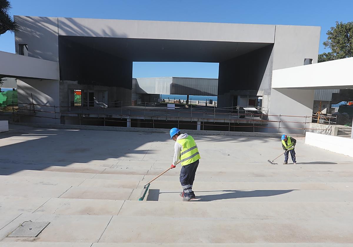 Obras del nuevo Teatro del Parque Genovéz.
