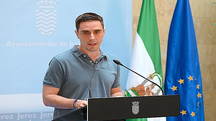 Un recurso del PSOE de Jerez paraliza la licitación de los 25 nuevos autobuses