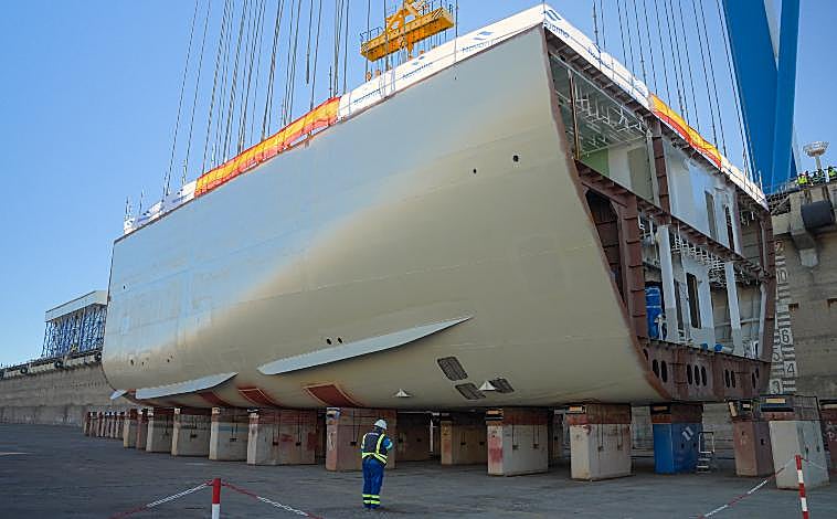 Imagen principal - El BAM-IS de apoyo a submarinos ya toma forma en el astillero de Puerto Real