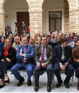 Imagen secundaria 2 - Día de la Bandera