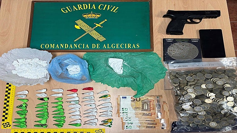 San Roque pone cerco al menudeo: armas, dinero y casi 7 kilos de droga y 12 detenidos