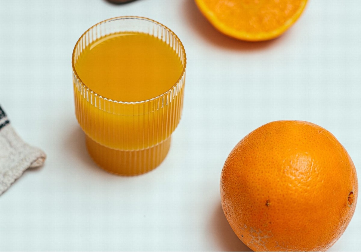 ¿Cuándo caduca el zumo de naranja recién exprimido? ¿Dónde es más barato? ¿Pierde la Vitamina C?