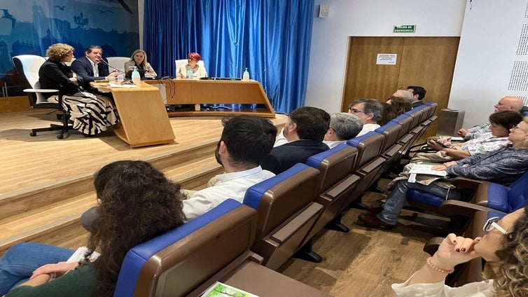 El Hospital Puerta del Mar de Cádiz acoge una jornada provincial sobre cuidados paliativos pediátricos