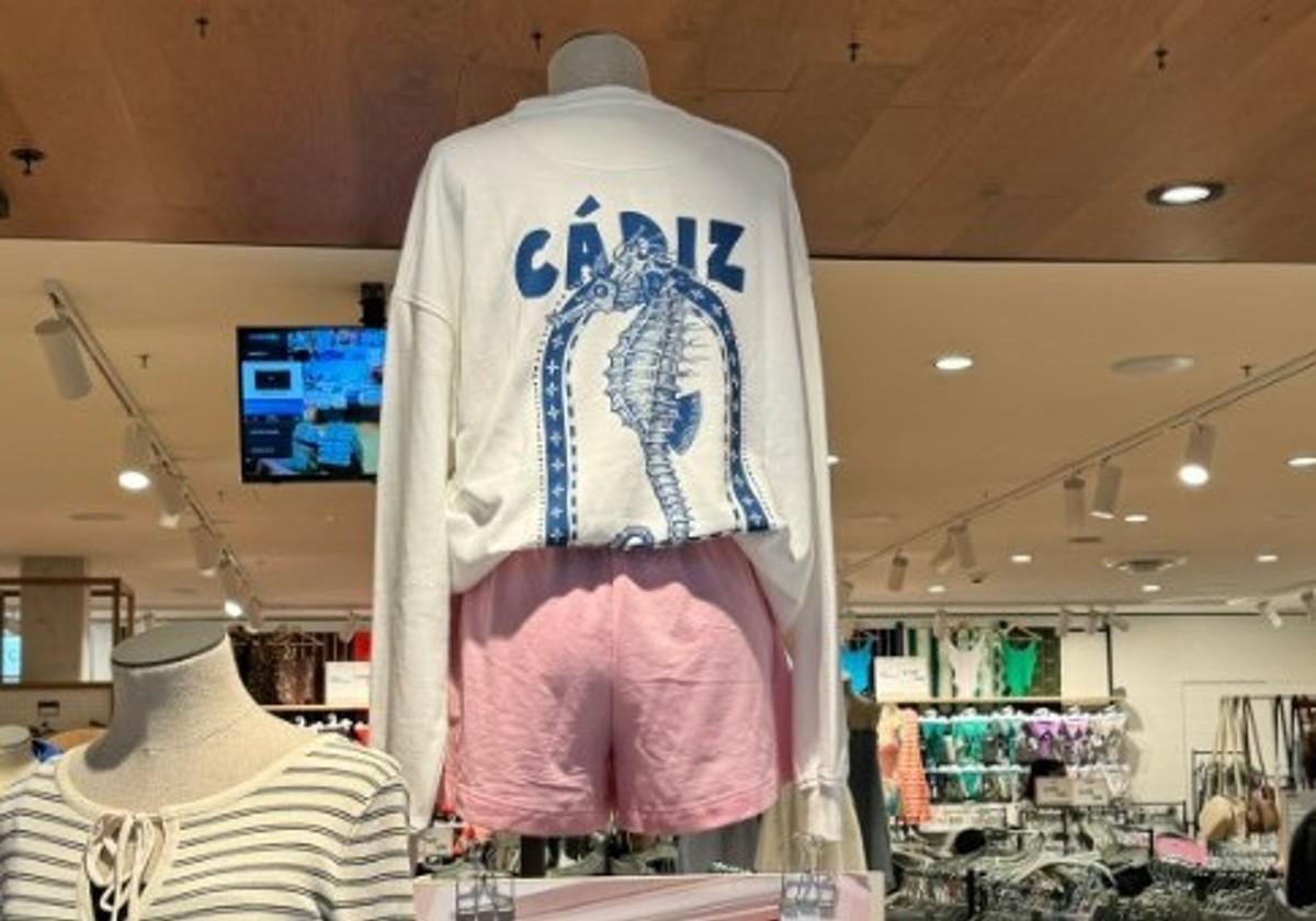 Imagen de la camiseta de Cádiz que se puede comprar en Australia