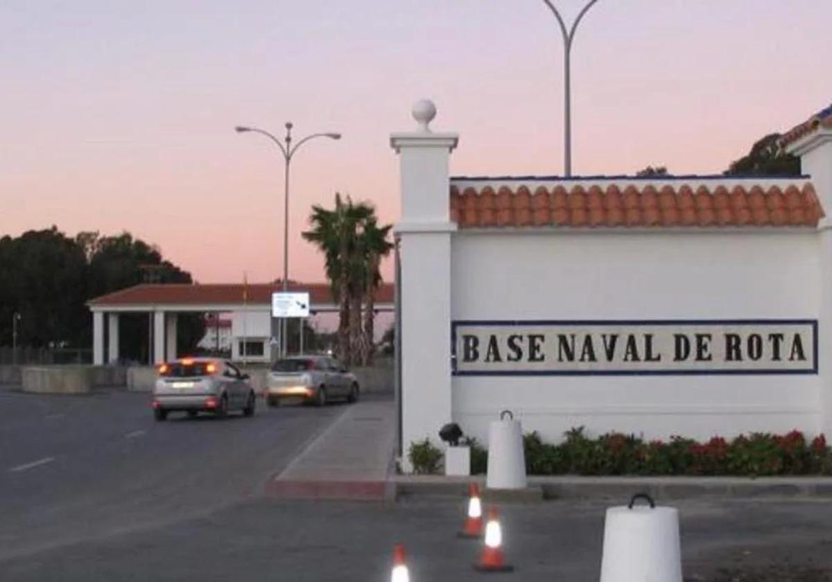 Entrada de la Base Naval de Rota