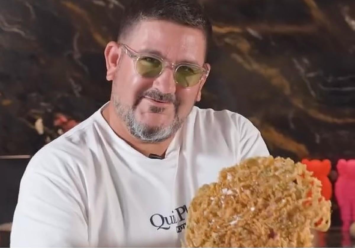 El chef Dani García revela su truco para hacer las mejores tortillas de camarones del mundo