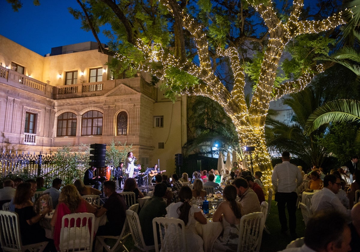 Vuelven las cenas musicales del Casa Palacio María Luisa con un cartel de lujo