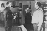 John Wayne con Barry Fitzgerald y Victor McLaglen en un momento de «El hombre tranquilo» (1951)