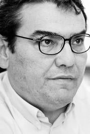 Los vehículos accidentados quedaron reducidos a un amasijo de hierros.J. M. ALCAIDE