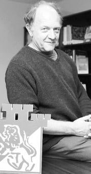 EDWARD COOPER, Coordinador del Congreso Internacional sobre Castillos: «Sería un error restaurar cada castillo; hay que enseñar a la gente a interpretar las ruinas»