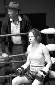 ABC Morgan Freeman, junto a Hilary Swank en una escena de «Millión dollar baby»