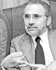 Carlos Mesa: «No podremos convencer a los radicales, pero hay que luchar por la vía democrática»