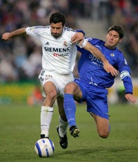 2-1: El Real Madrid pierde su último tren en Getafe
