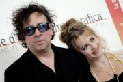 AFP Tim Burton con Helena Bonham-Carter, ayer en Venecia