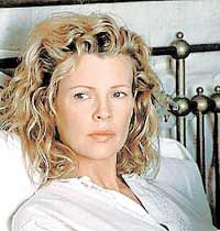 Kim Basinger, nuevo rostro de Prada